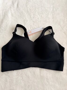 Victoria’s Secret Seamless Black Wireless Sports Bra NWT